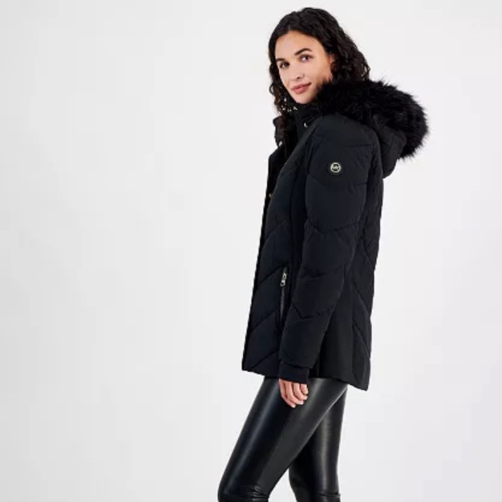 NWT - Michael Kors faux-fir-trim hooded puffer coat, black. Size XL